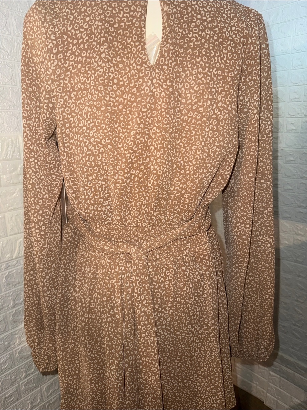 Japna Long Sleeve V-Neck Tiered Taupe Print Dress - Picture 6 of 9